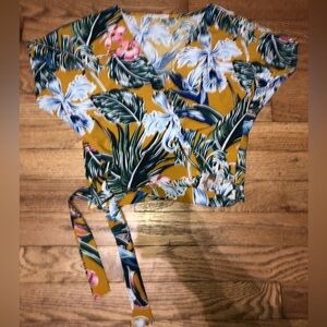 Women’s Crop top wrap tie vacation tropical